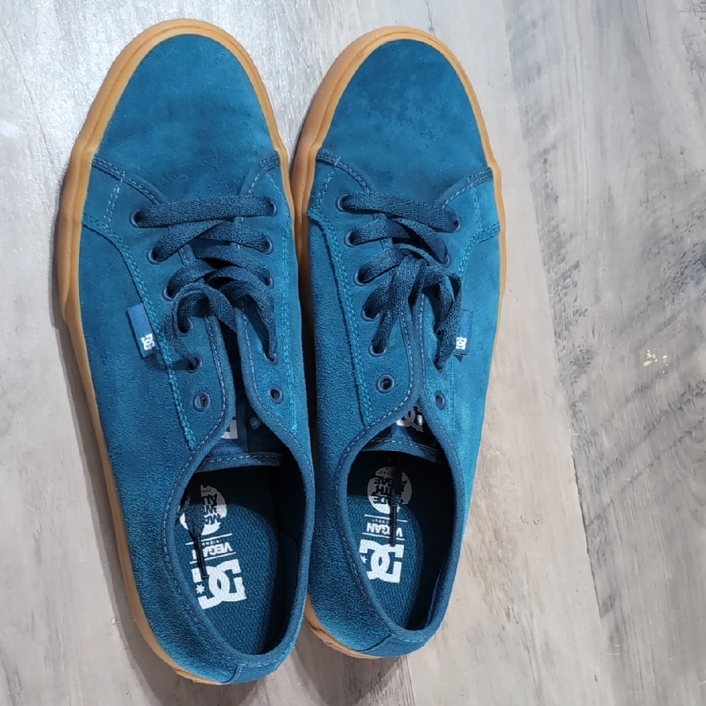 DC Men's Manual Teal and Gum Sneakers